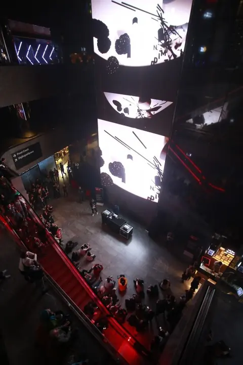 Daito Manabe + Satoshi Horii “phenomena” at THE CREATORS 2021