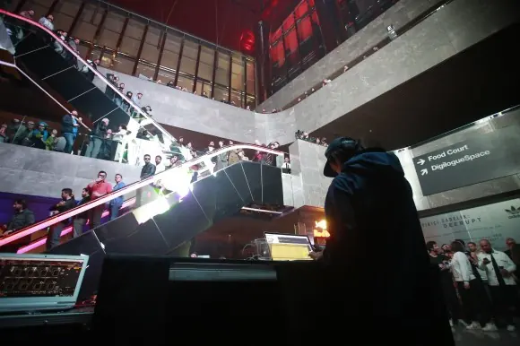 Daito Manabe + Satoshi Horii “phenomena” at THE CREATORS 2021