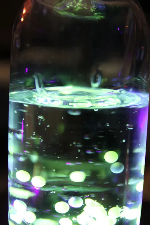 live visuals for Evala at UNIT making