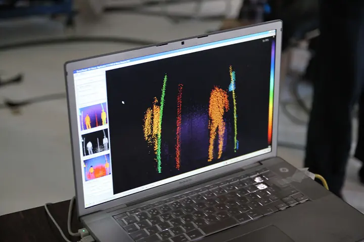 Spontenia &ldquo;Jam&rdquo; making