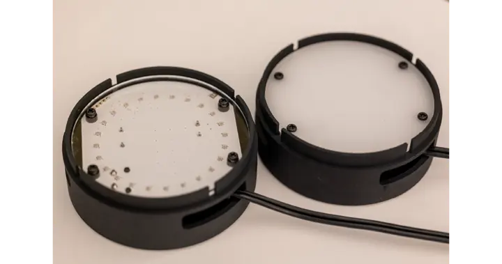 Nosaj Thing x Daito Manabe light sync device by Rhizomatiks