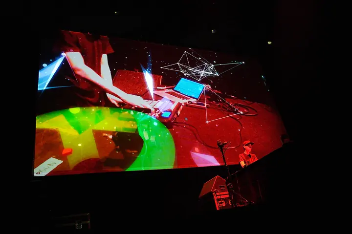 Nosaj Thing AR Live 2014