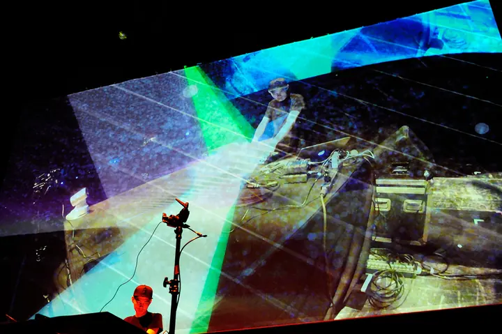 Nosaj Thing AR Live 2014