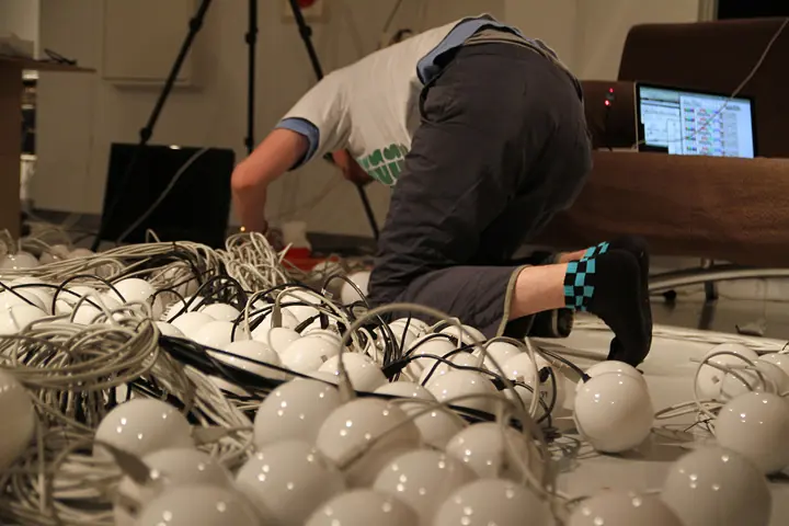 hitomi \"Smile World\" making