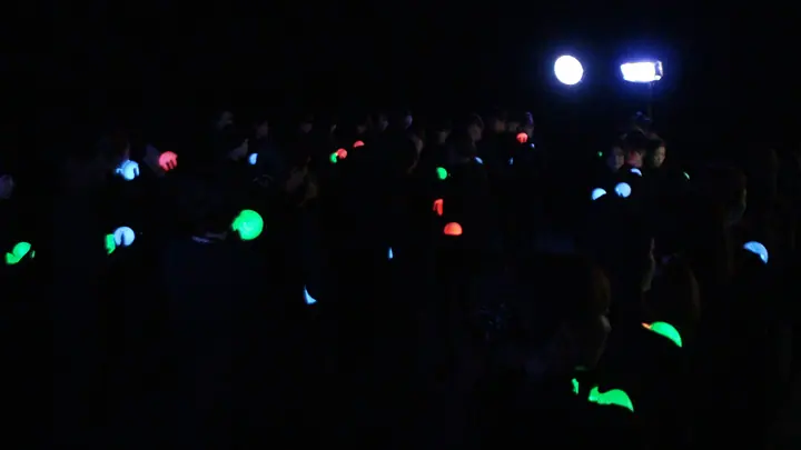 hitomi \"Smile World\" making