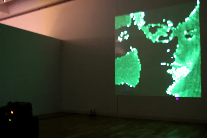 UV laser fade out at 大分市美術館