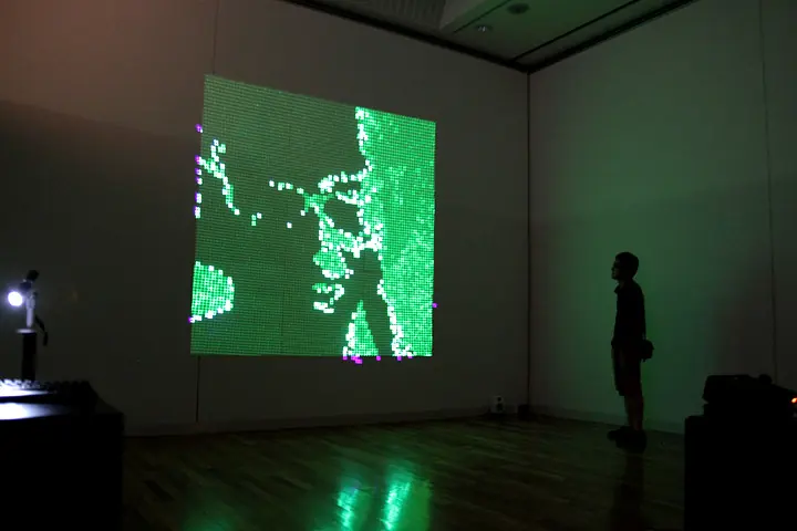 UV laser fade out at 大分市美術館