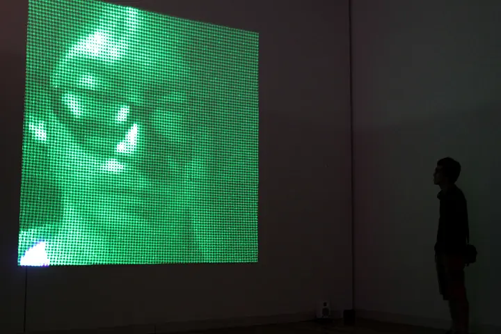 UV laser fade out at 大分市美術館