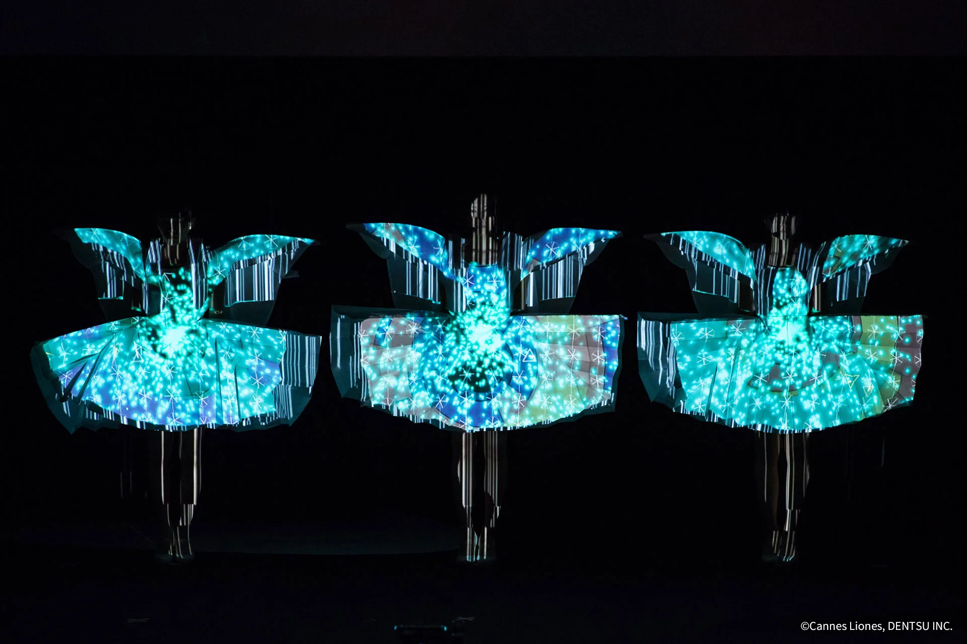 Perfume Cannes Lions 2013 projection mapping costume performance